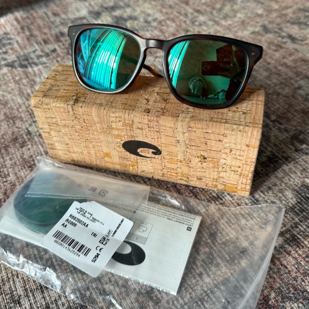 Costa Del Mar Sullivan polarized sunglasses with new replacement lenses